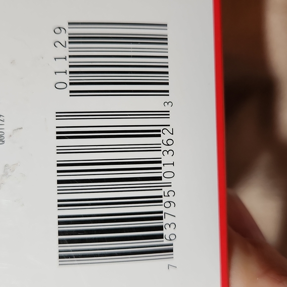 2015 Hallmark Keepsake Baby makes three ornament - Picture 5 of 5